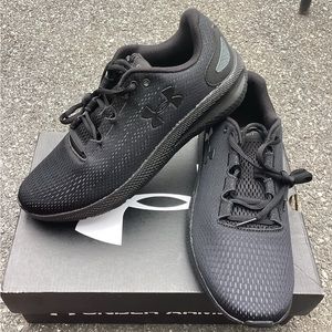 Under Armour women UA Charged Pursuit 2 Running Shoes 3022594-003 Black 8.5 new